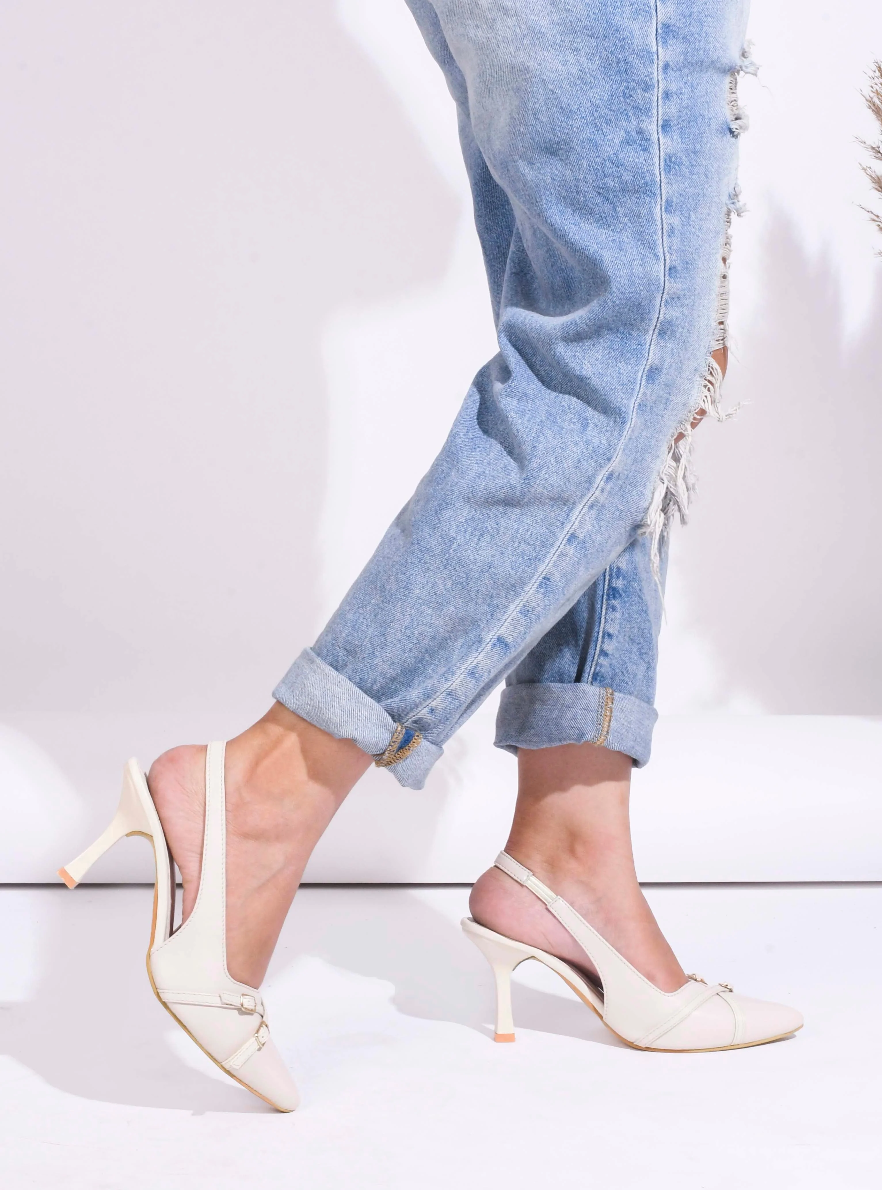 Belt buckle detail slingback stiletto pointed toe heel - Image 12