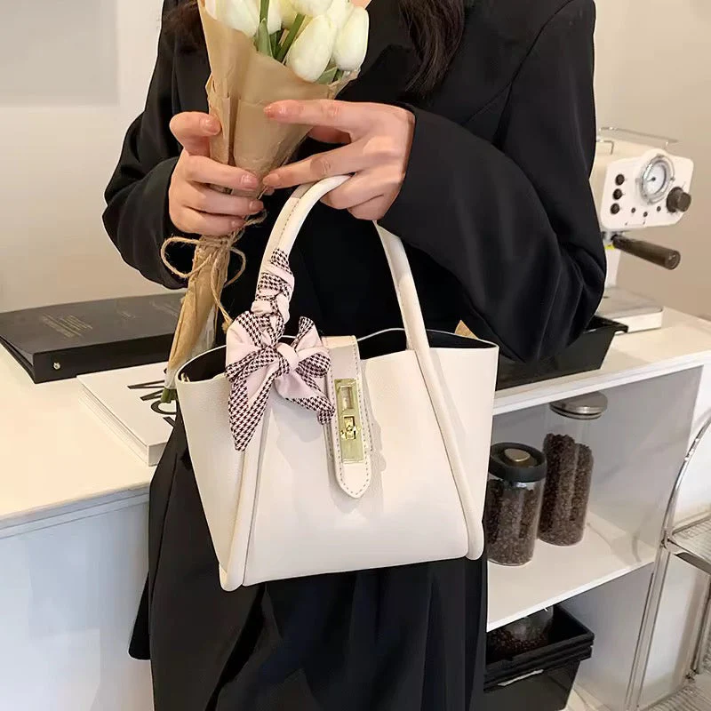 Bow Crossbody Bag - Image 2