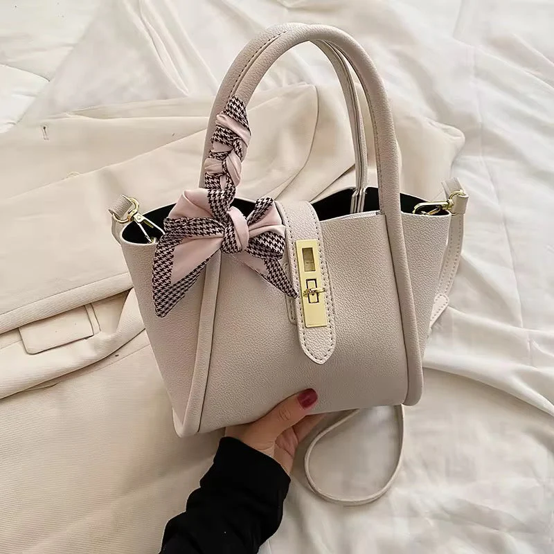 Bow Crossbody Bag - Image 3