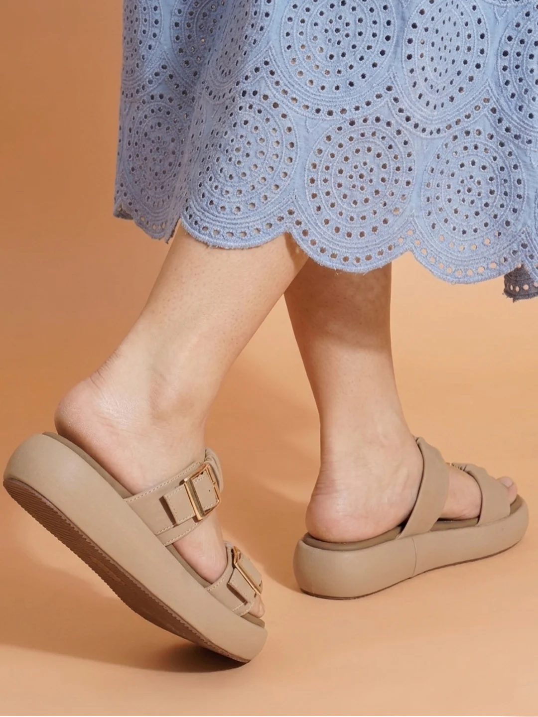 Casual Comfort Sandals with Buckle Detail - Image 14