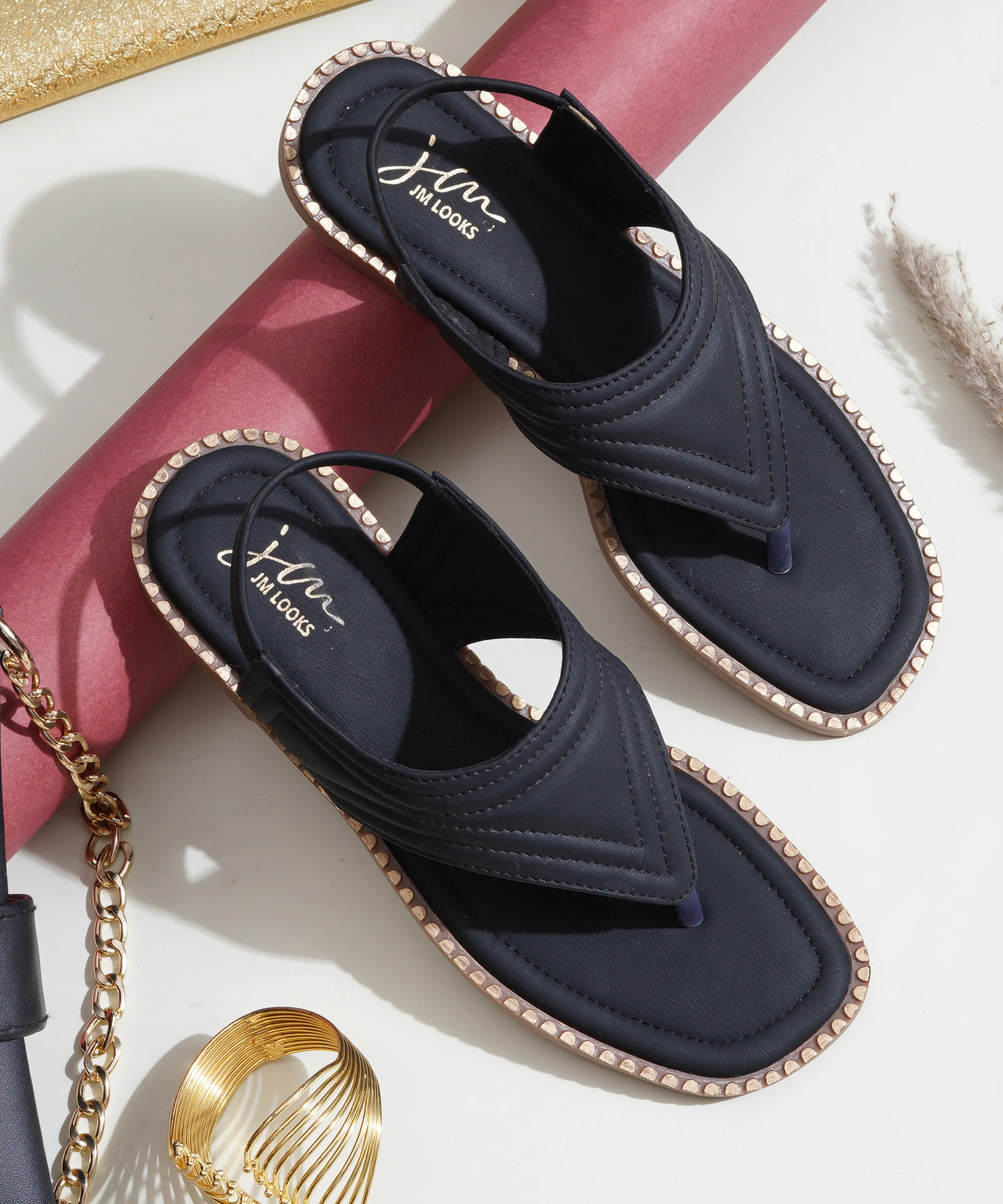 Casual Toe Ring Slippers with Premium Stitch Detailing