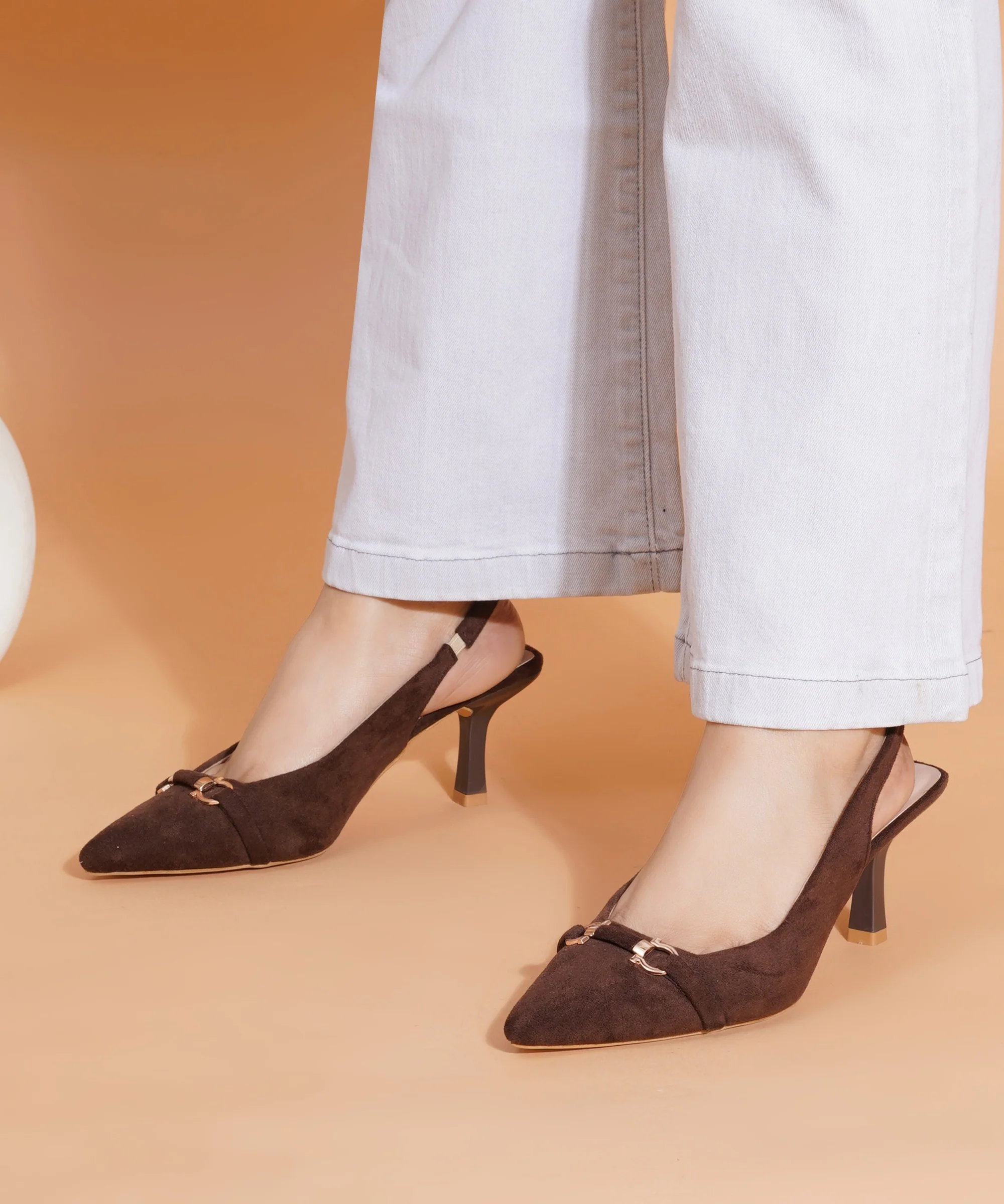 Slingback Kitten Heels for Women with Pointed Toe and Gold Buckle - Image 9