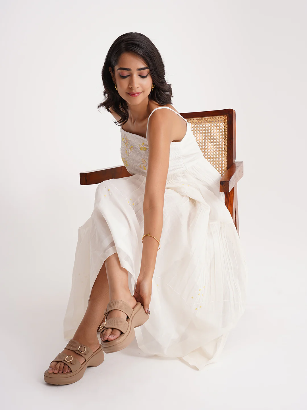 Cushioned Platform Buckle Slides Sandals with Textured Straps and Chunky Sole - Image 5