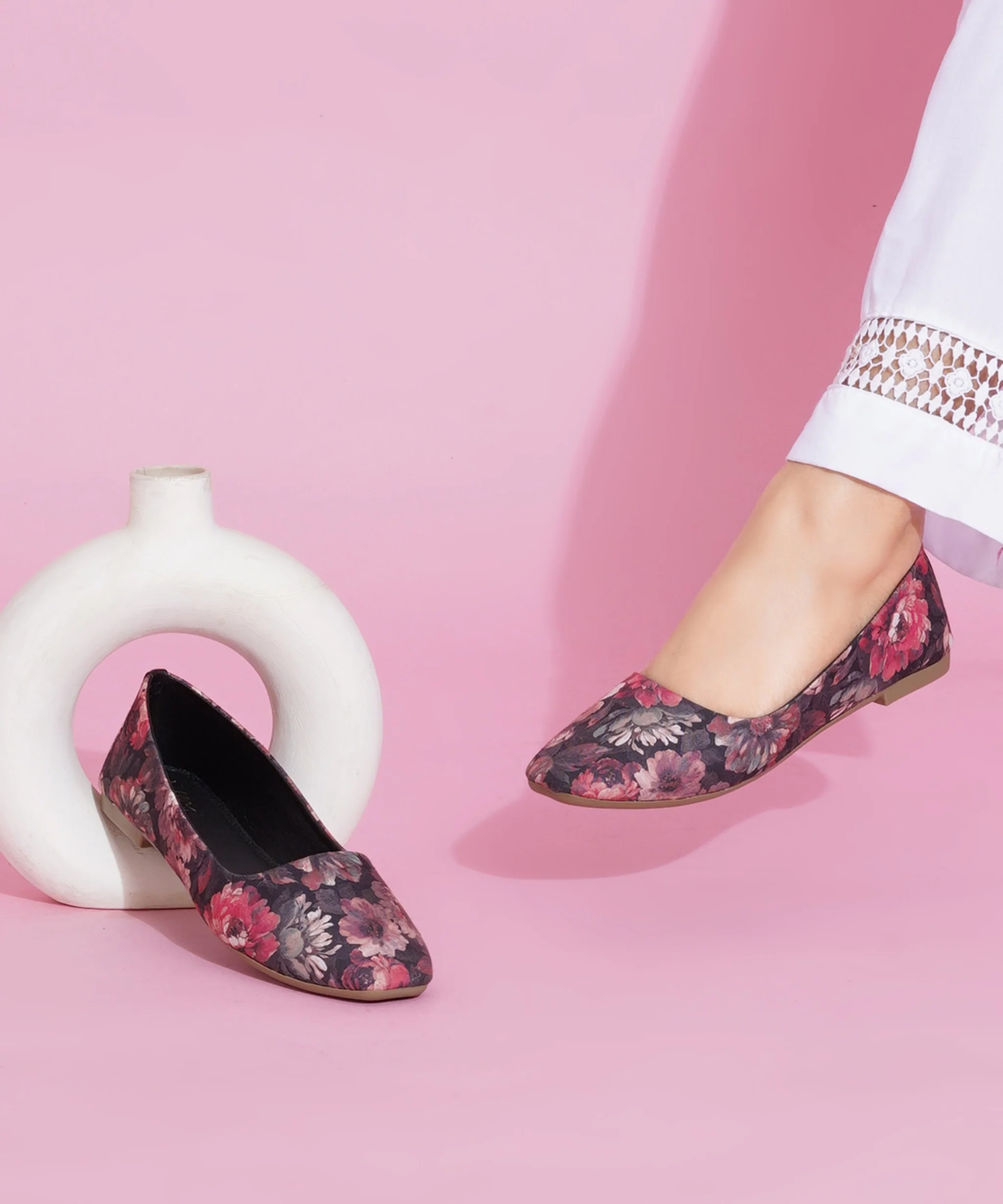 Classic Floral Pointed Flat - Image 10