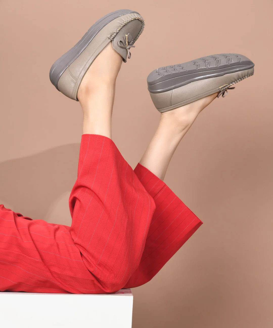 JM LOOKS Classic Moc Toe Loafer with Tassel Accent - Image 8