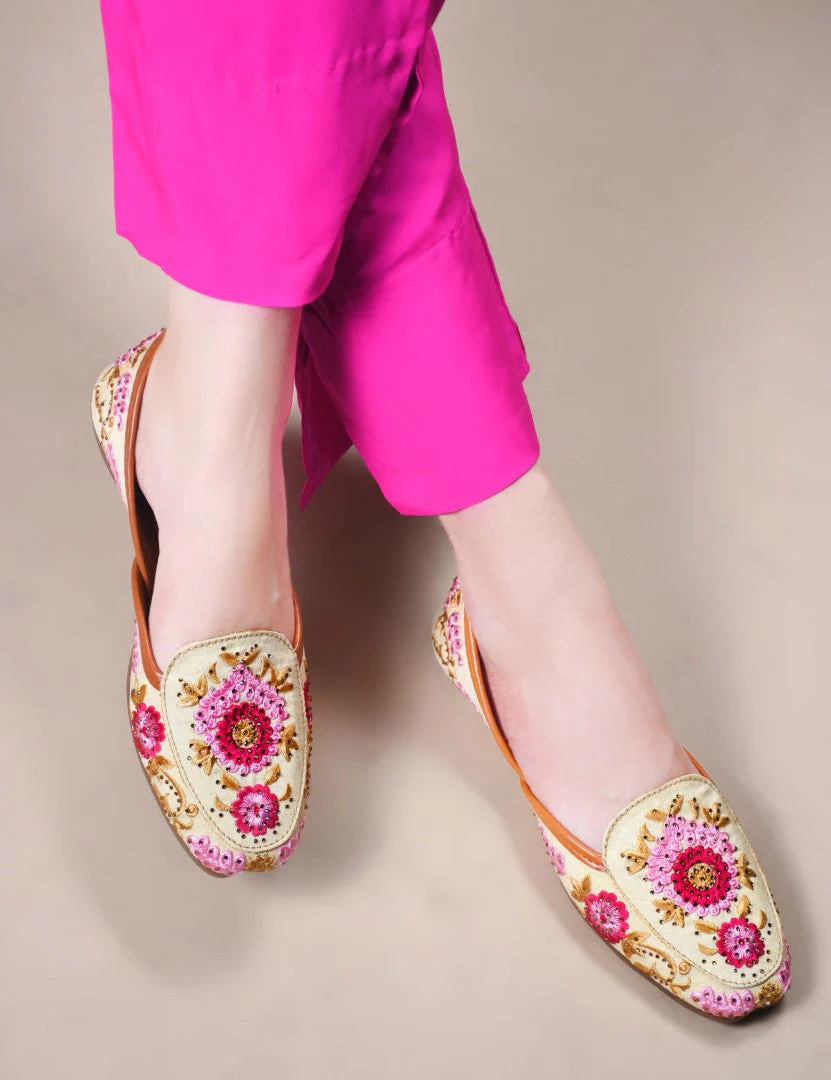 JM Looks Embroidered Floral Jutti Flat - Image 4