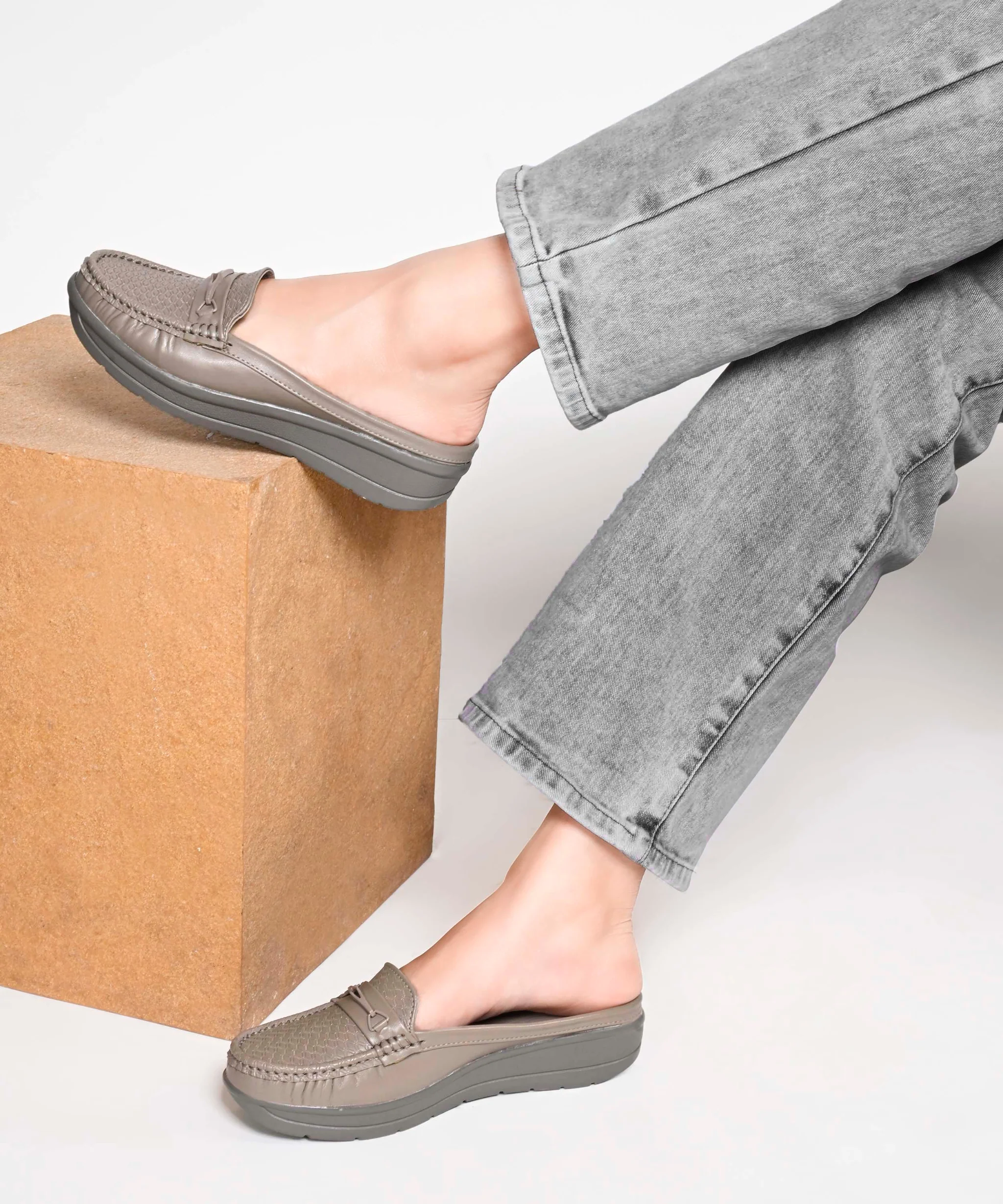 Elegant Everyday Slip-On Loafers - Image 15