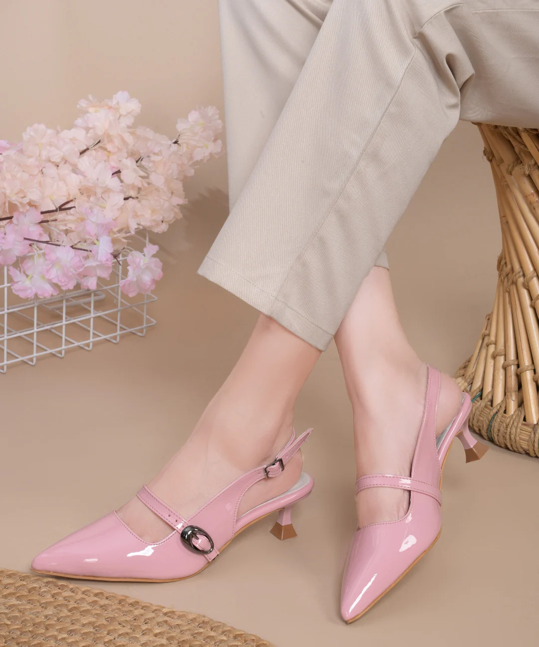 Elegant Pointed Toe Slingbacks - Image 10
