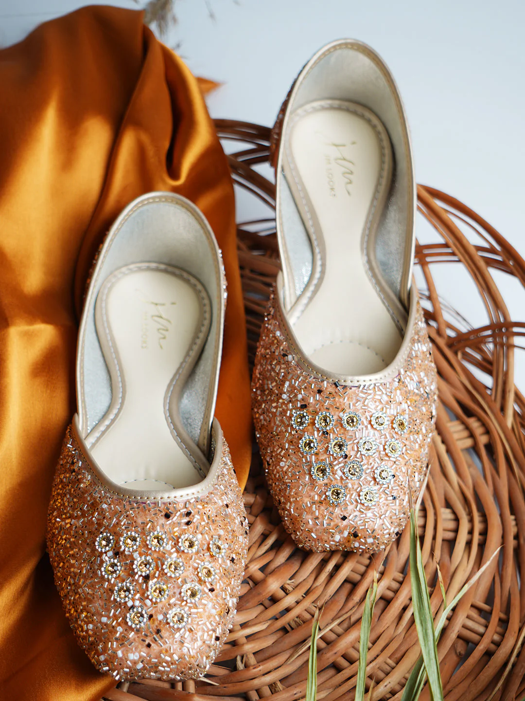 Embellished Square Toe Ethnic Jutti - Image 7
