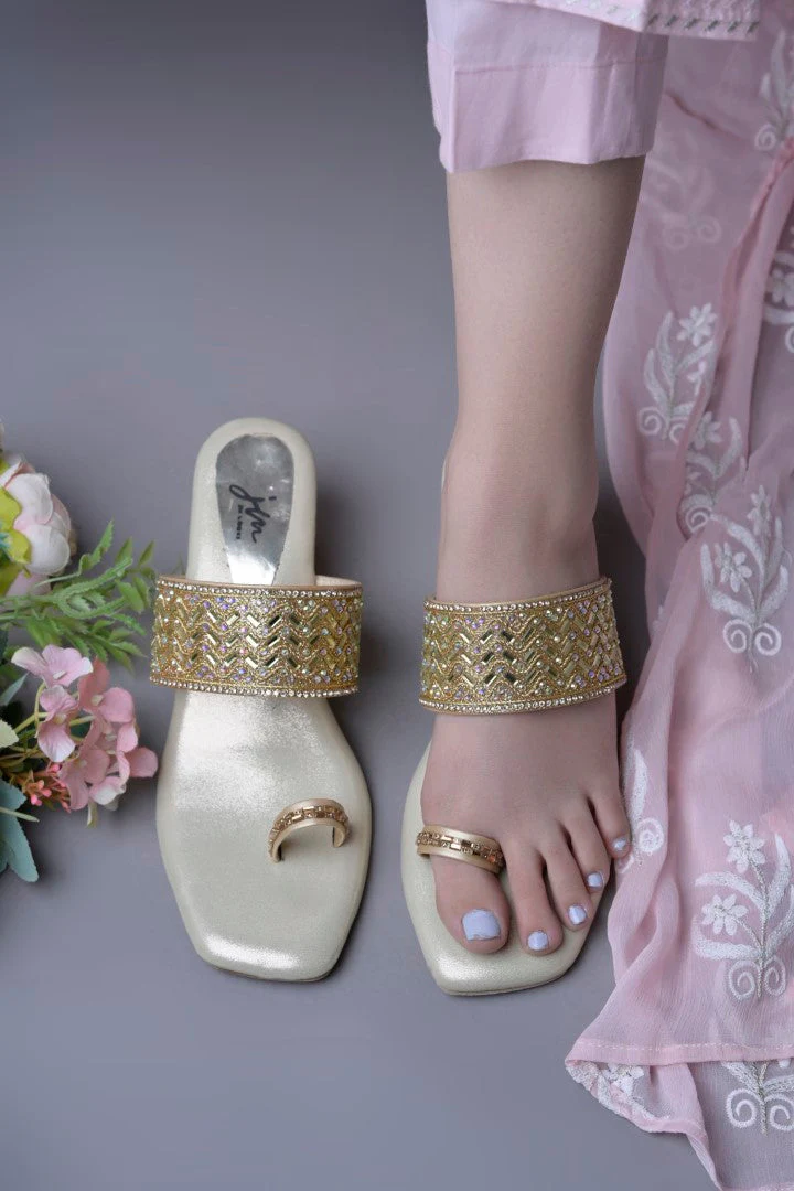 Jm Looks Embellished Toe Ring Block Heel Sandals for Women & Girls - Image 4
