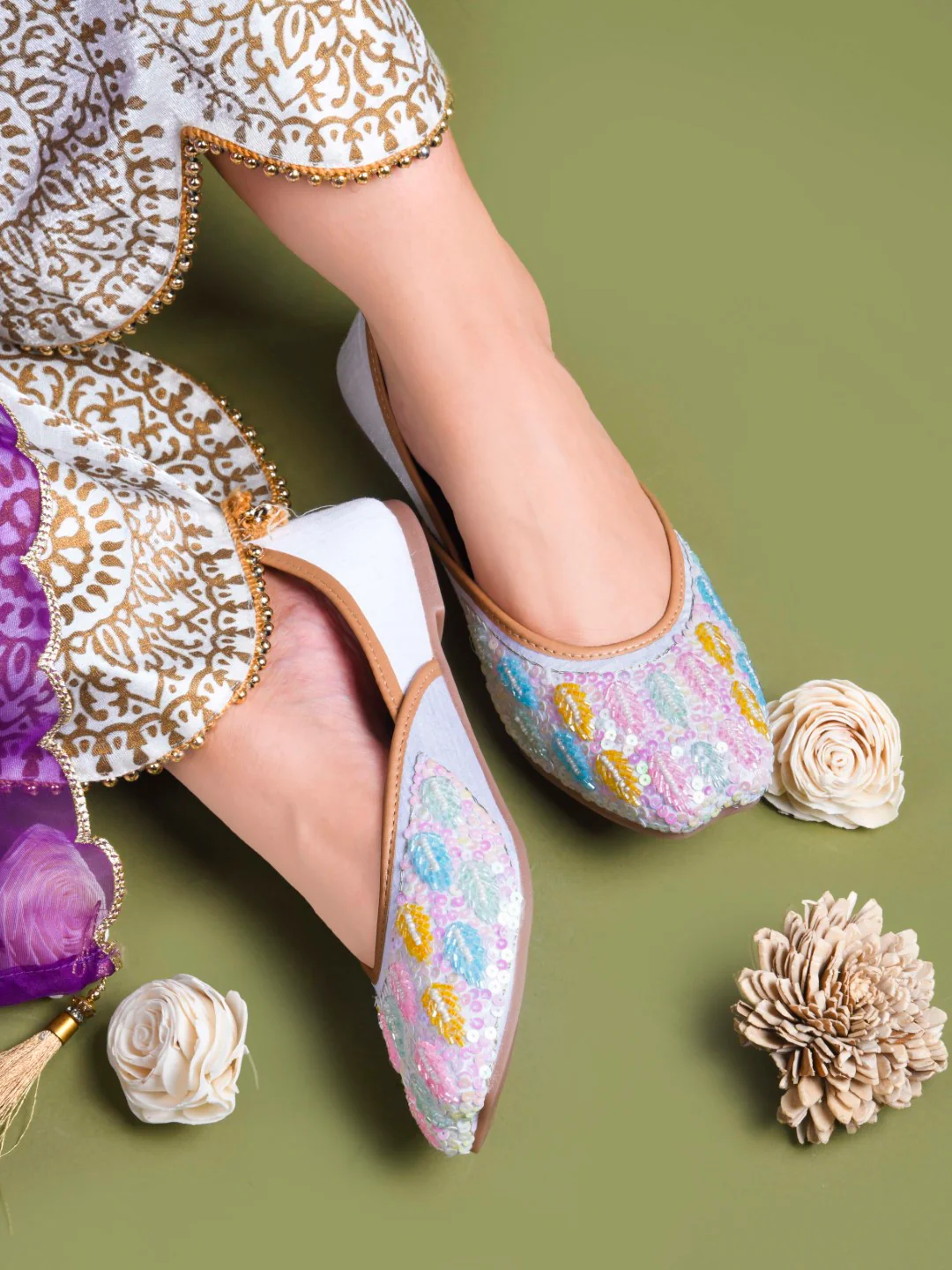 Embellished Traditional Jutti Flat with Cushion - Image 3