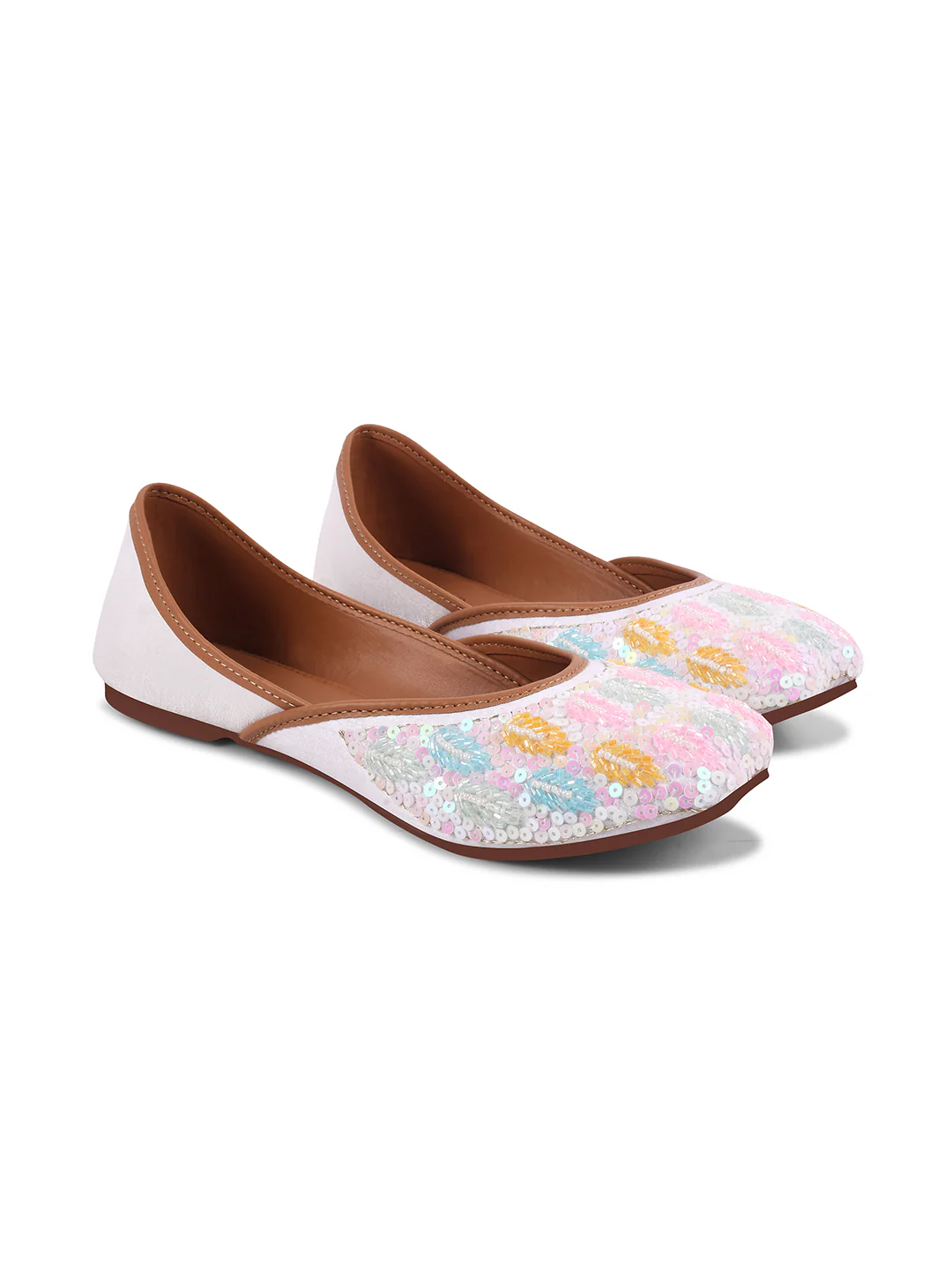 Embellished Traditional Jutti Flat with Cushion - Image 5