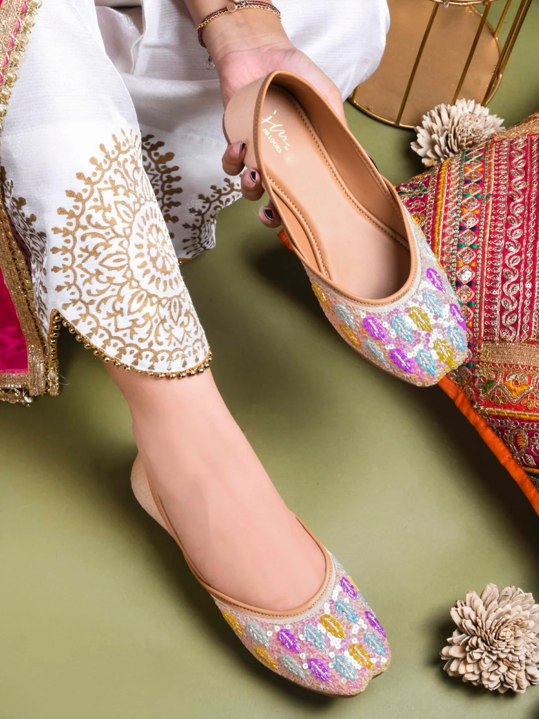 Embellished Traditional Jutti Flat with Cushion - Image 9