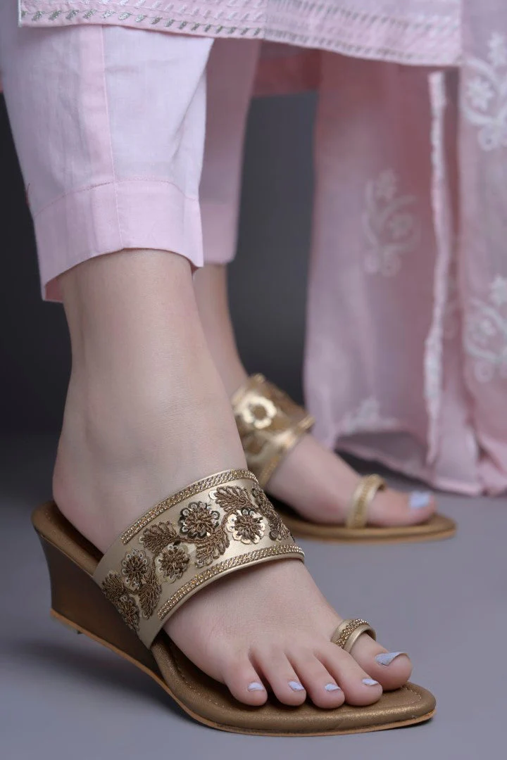 Jm Looks Women Embroidered Wedge Sandals  With A Toe Ring - Image 12