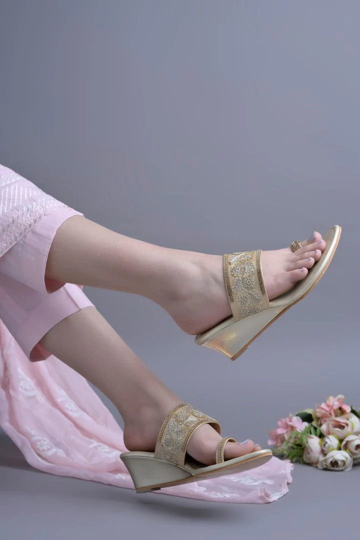 Jm Looks Women Embroidered Wedge Sandals  With A Toe Ring - Image 18