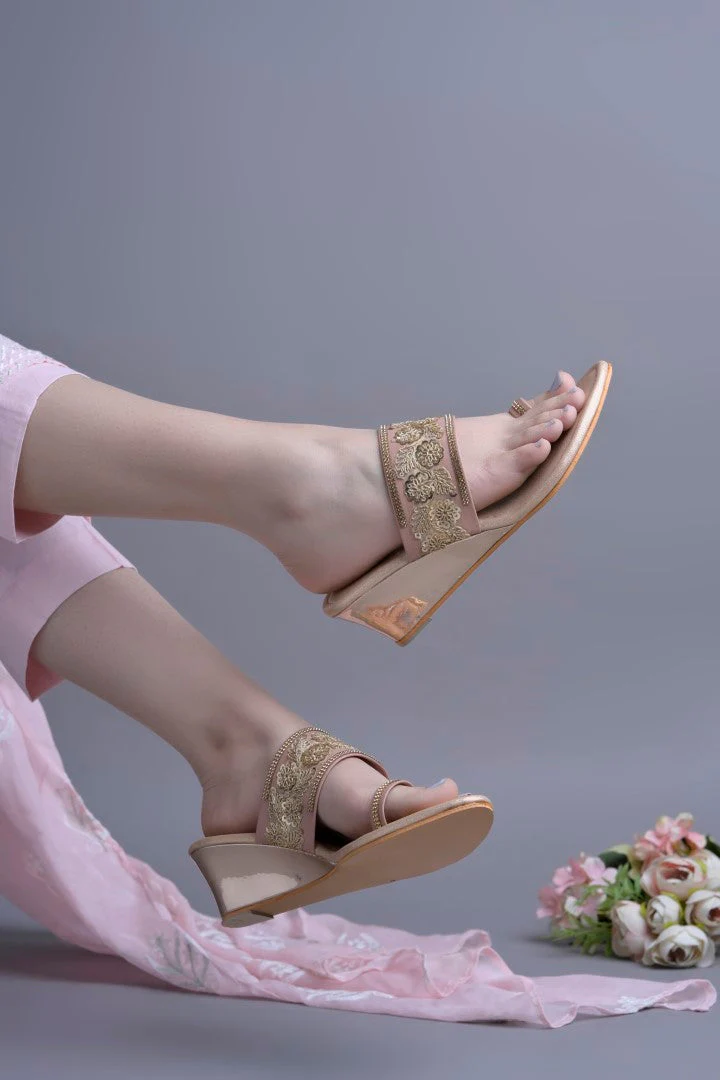 Jm Looks Women Embroidered Wedge Sandals  With A Toe Ring - Image 3