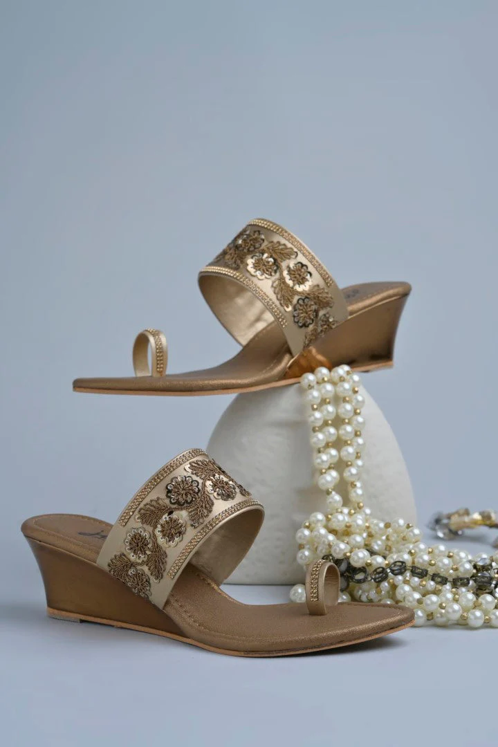 Jm Looks Women Embroidered Wedge Sandals  With A Toe Ring - Image 8
