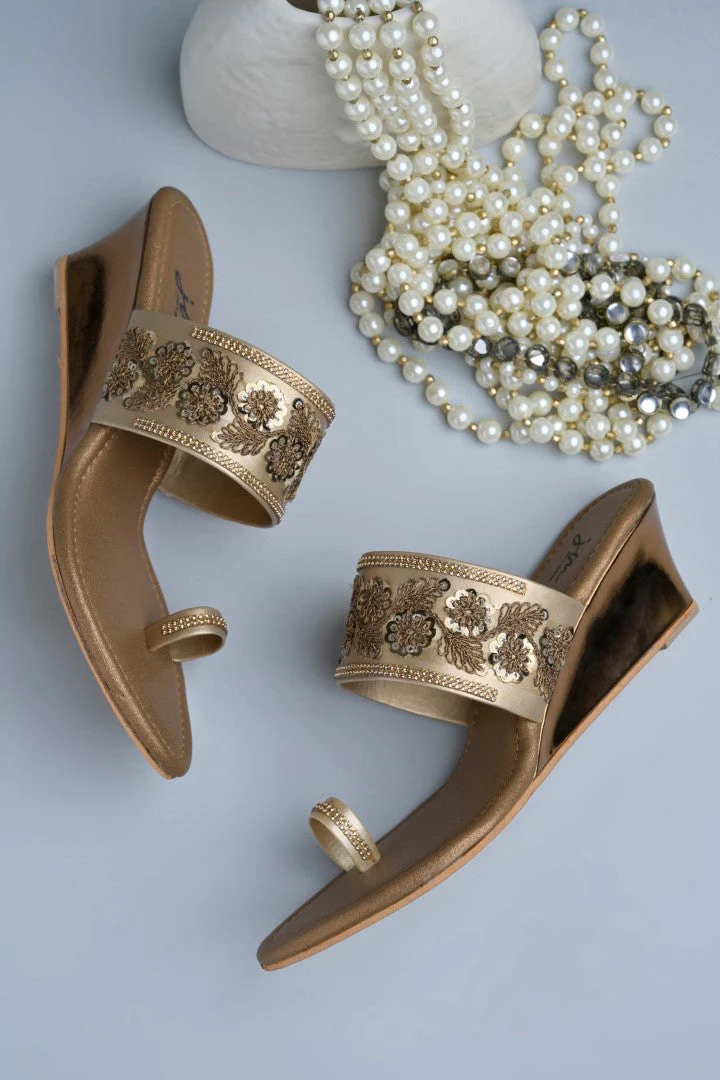 Jm Looks Women Embroidered Wedge Sandals  With A Toe Ring - Image 9
