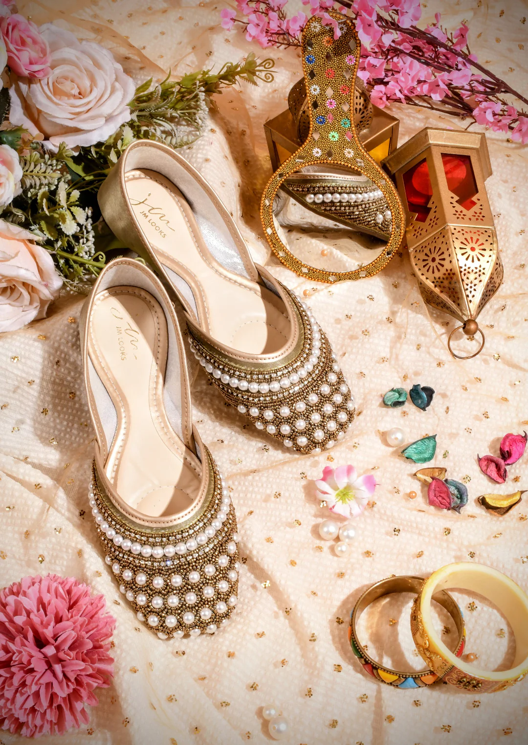 Women Ethnic Embellished Square Toe Jutti - Image 19