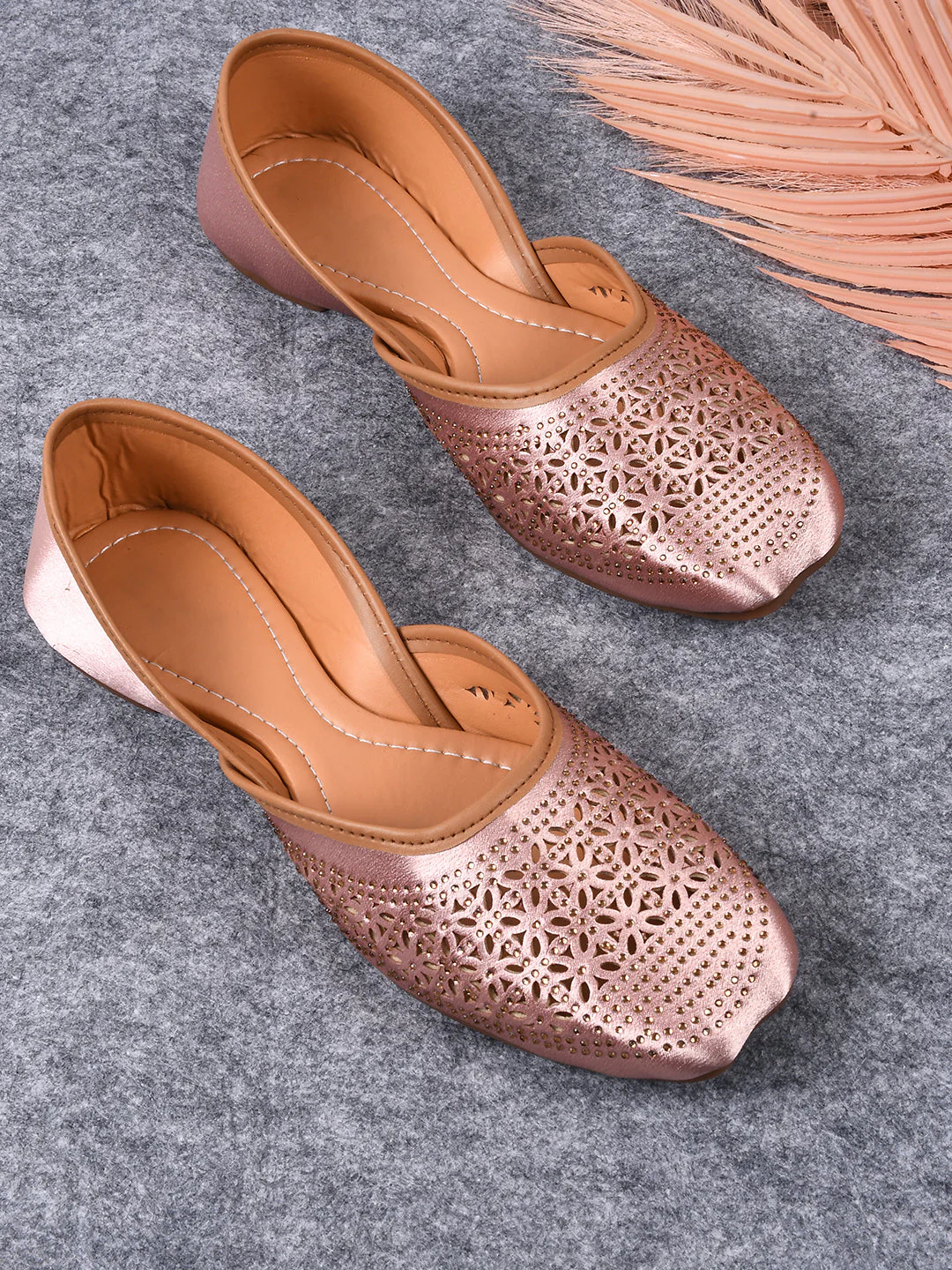 Jm Looks Women's Laser-Cut Juttis