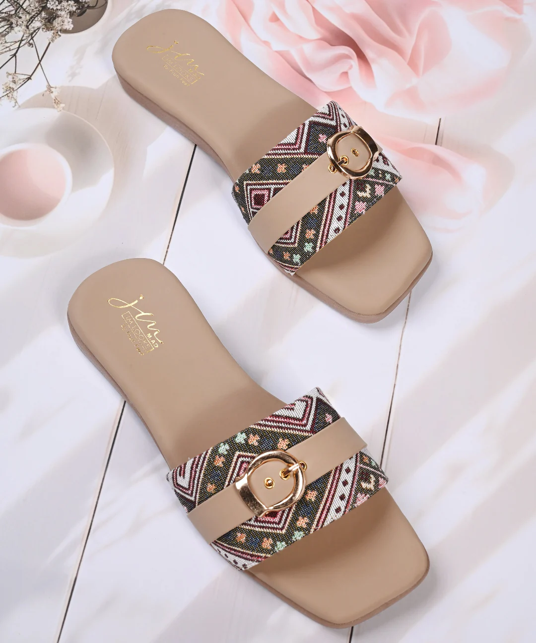 Everyday Chic Printed Slides - Image 13