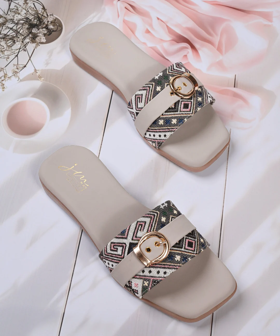 Everyday Chic Printed Slides - Image 7