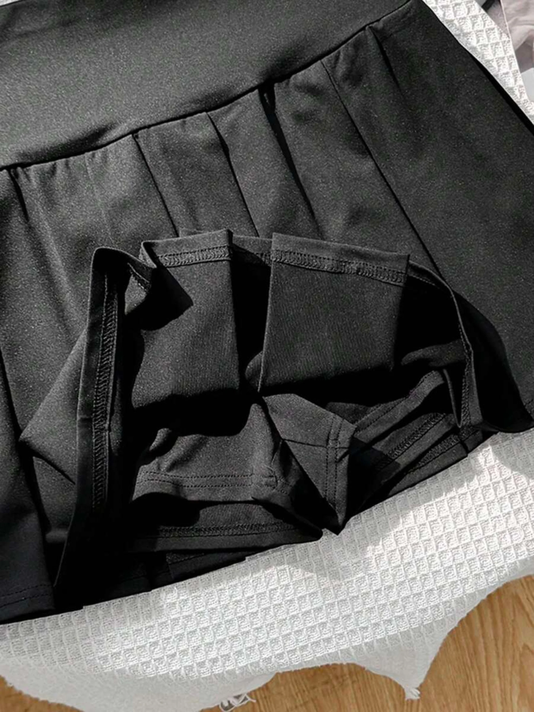 Korean Style High Waist Pleated Skater Skirt - Image 4