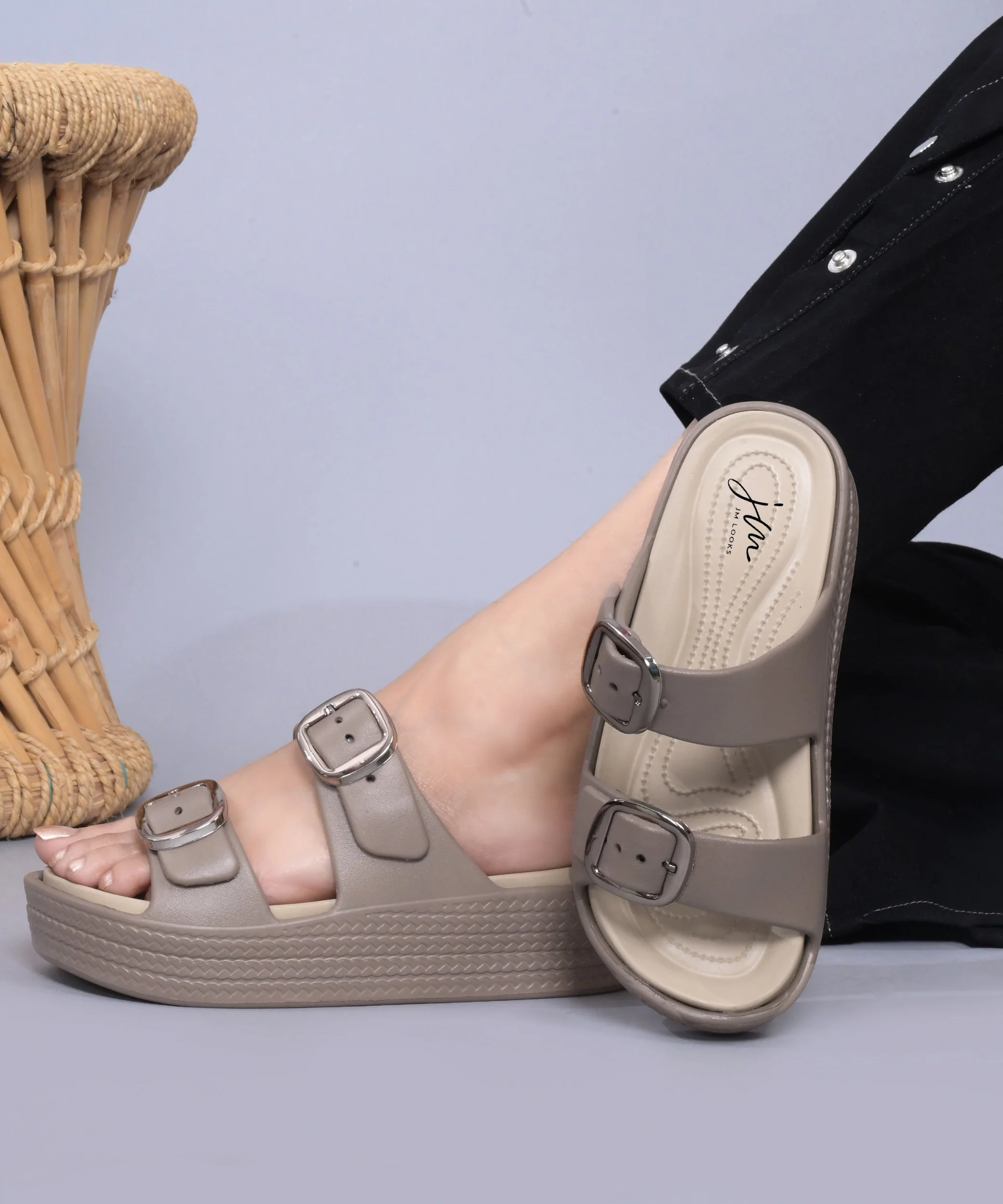 Lightweight Platform Slides with Double Strep and Buckle Detail - Image 8