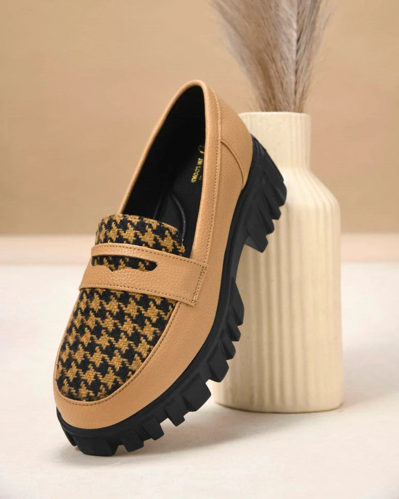 Textured Loafers With Woven Design - Image 2
