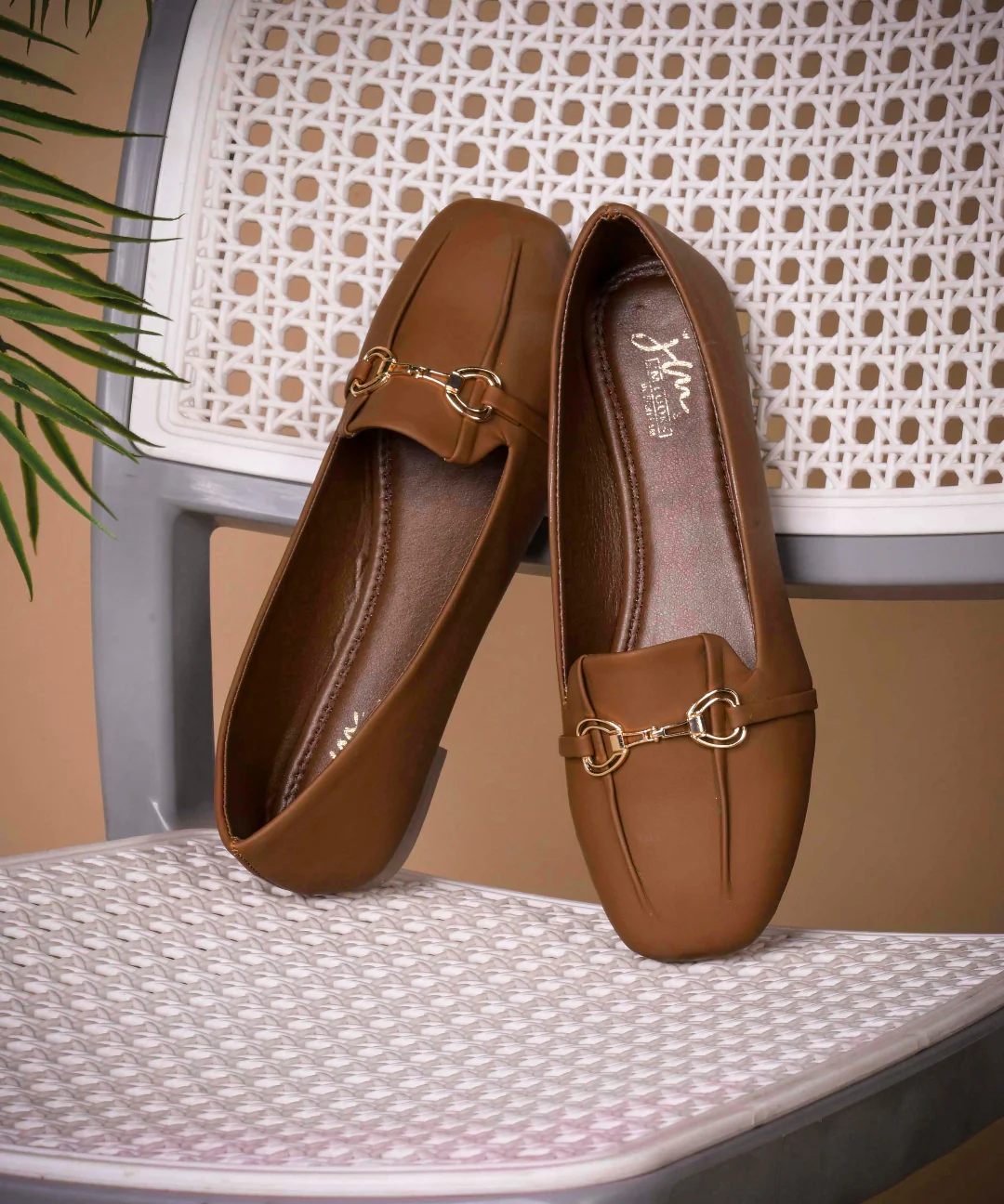Minimalist Loafers with Metal Detail - Image 13
