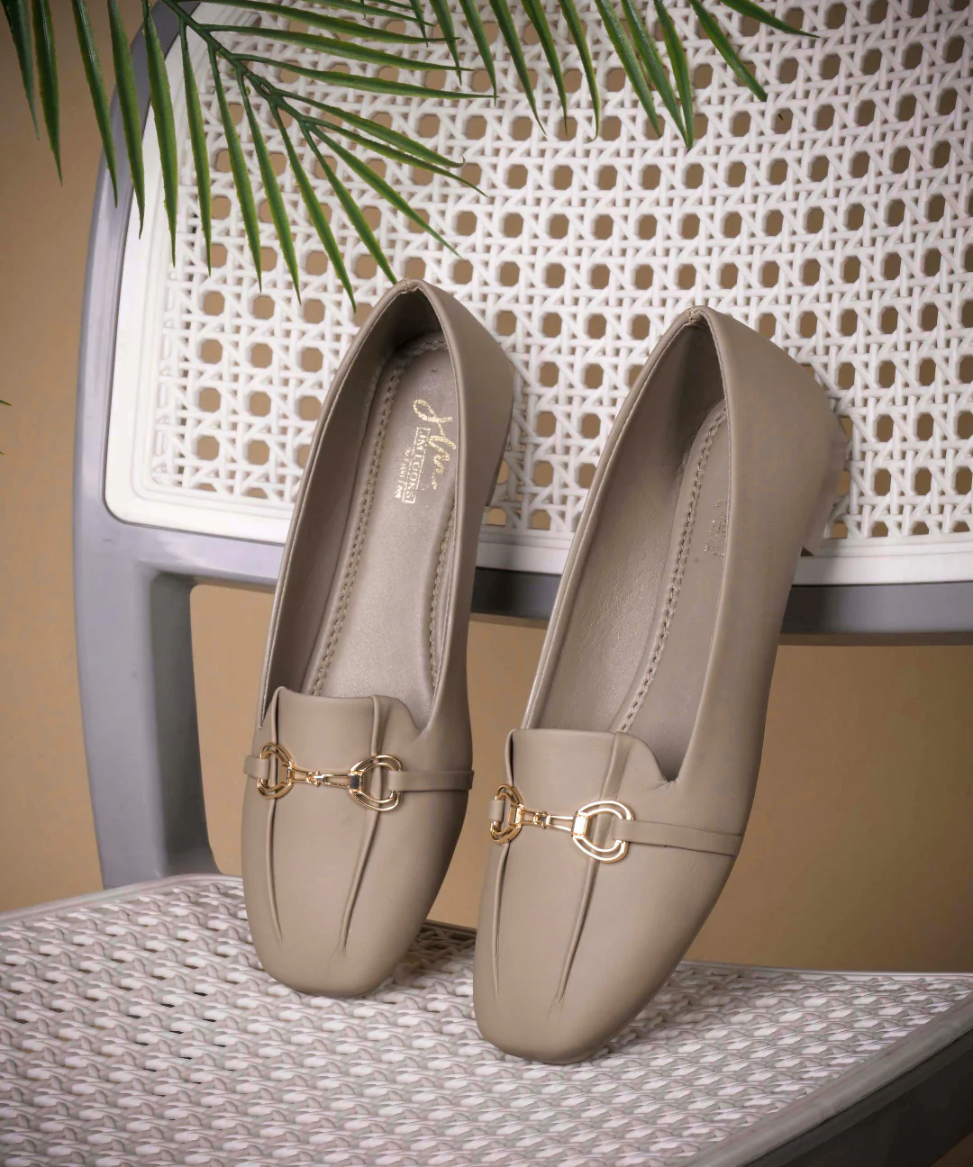 Minimalist Loafers with Metal Detail - Image 7