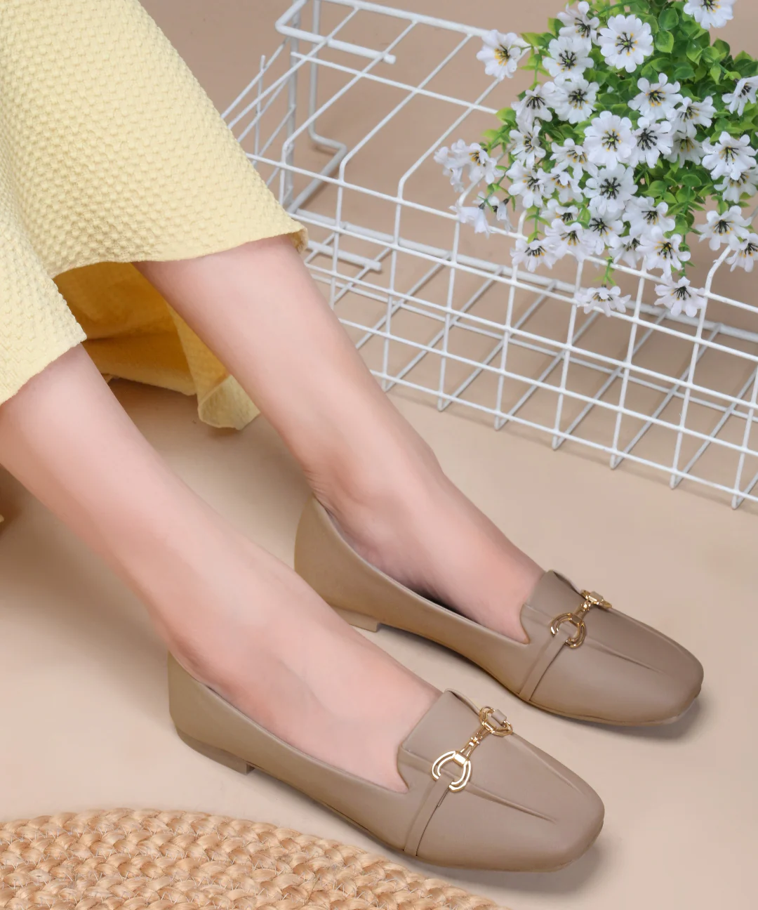 Minimalist Loafers with Metal Detail - Image 9