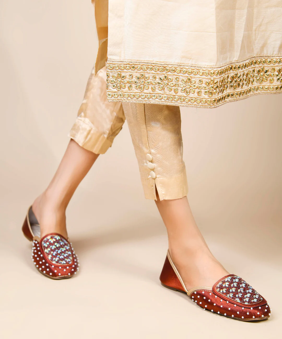 JM Looks Pearl Embellished Ethnic Juttis - Image 5