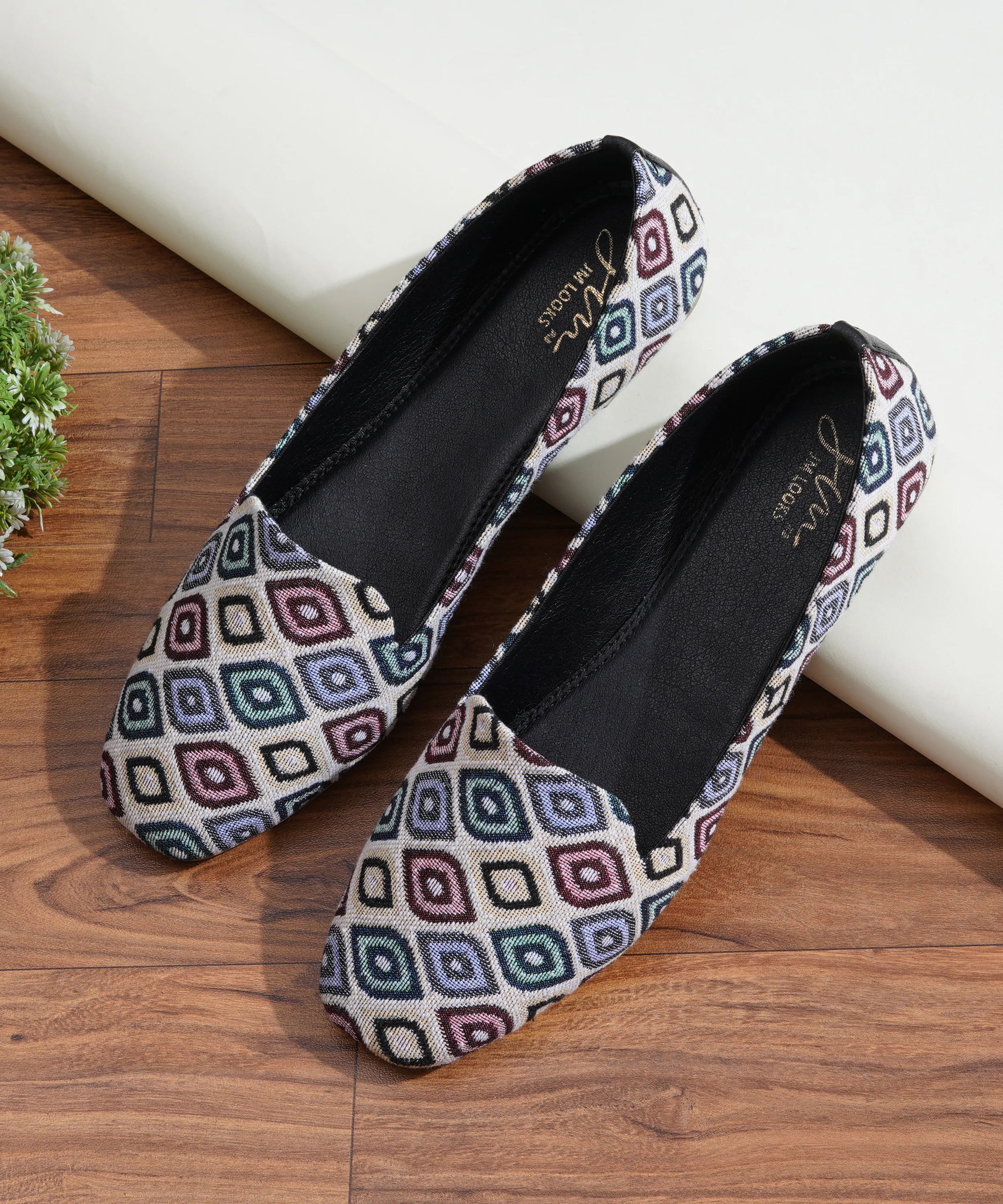 Multi-Color Geometric Printed Flat - Image 13