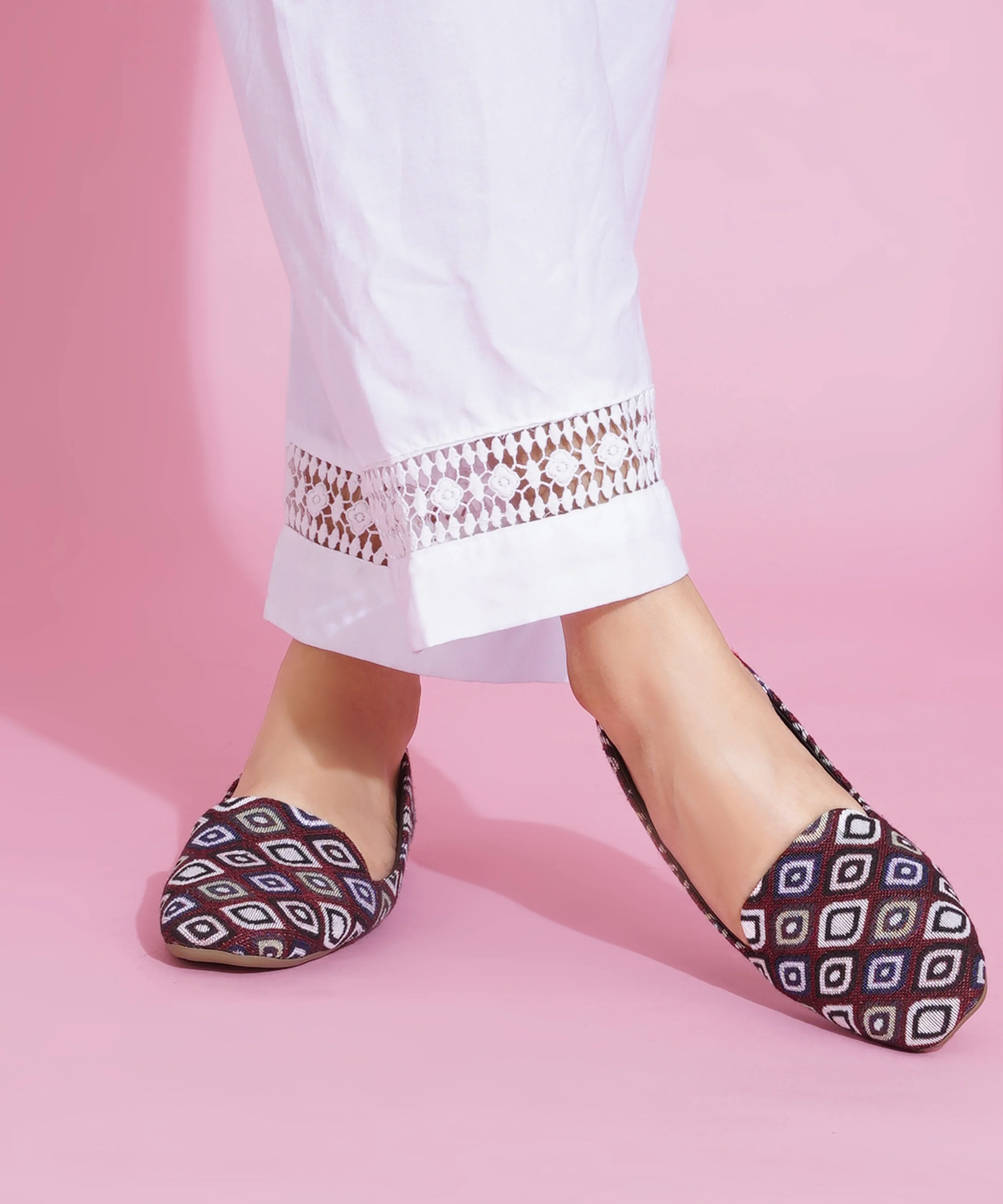 Multi-Color Geometric Printed Flat - Image 8