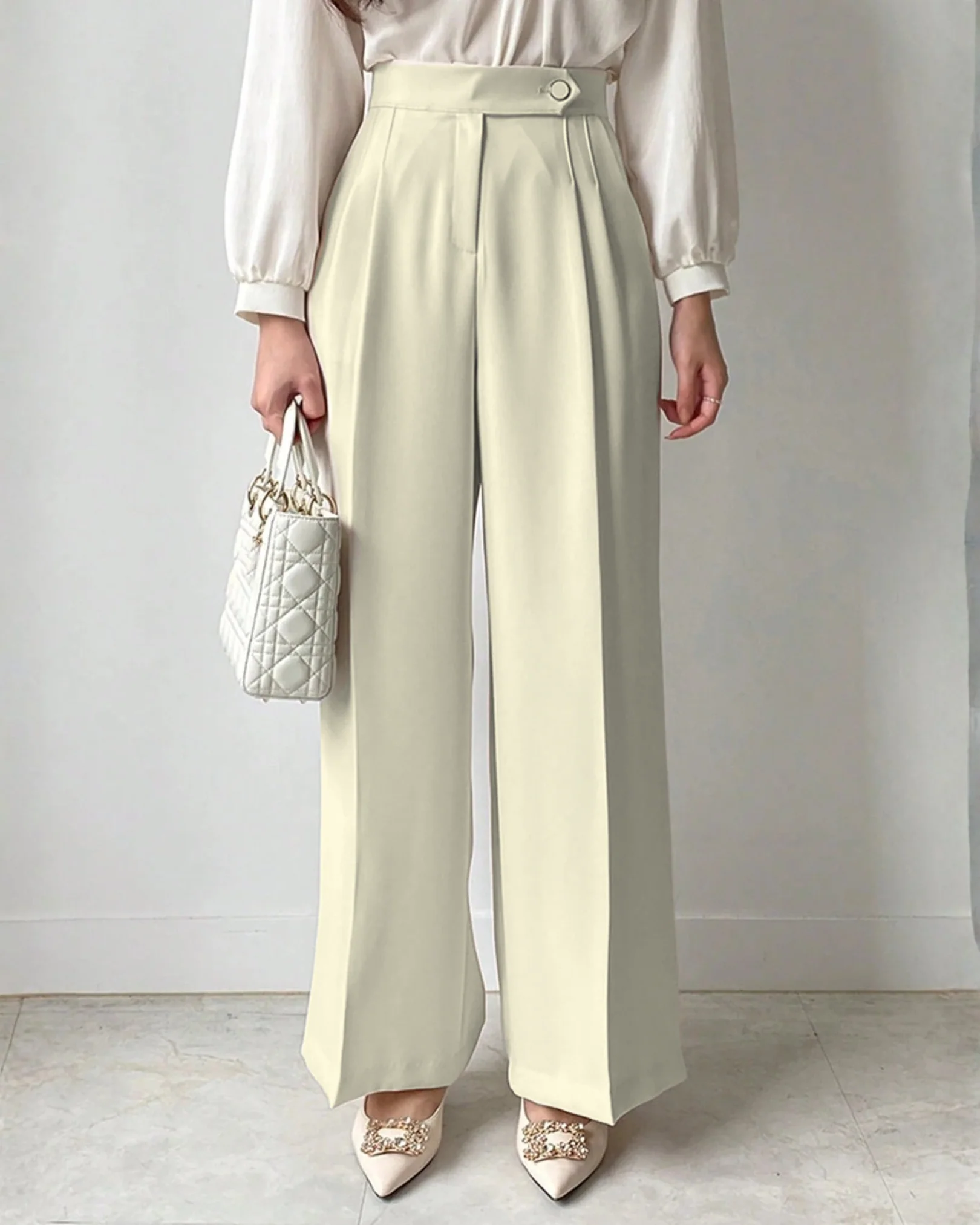 Pleated High-Rise Flowy Pants - Image 2