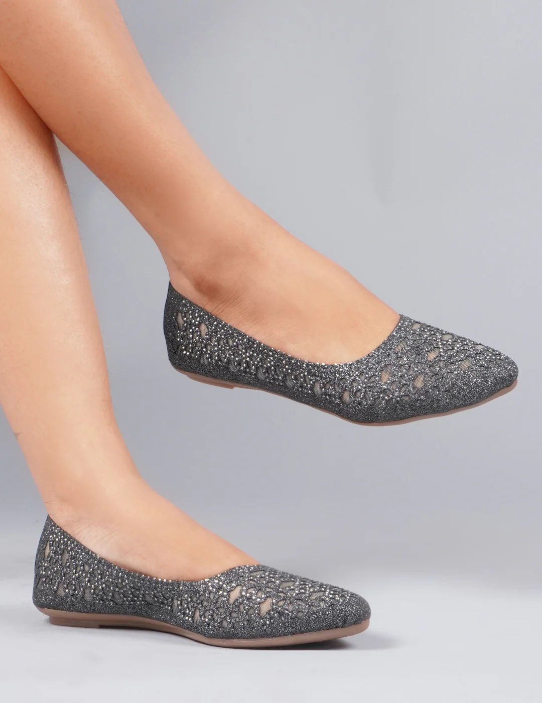 Women Pointed-Toe Ballerinas Flat Jutti - Image 3