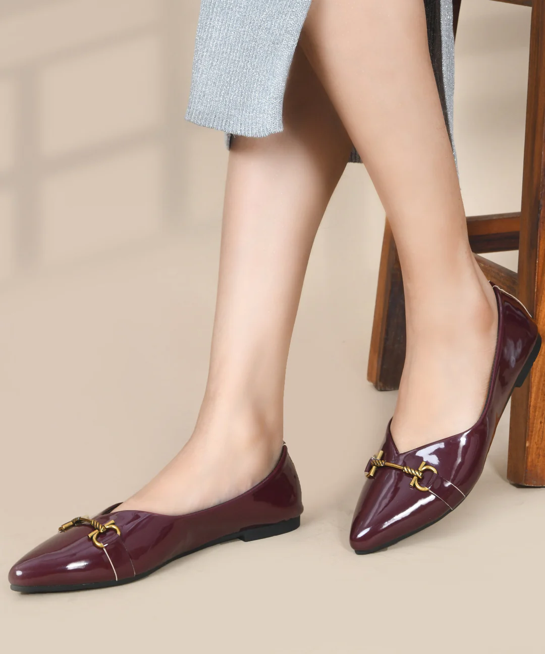 Pointed-Toe Loafers with Glossy Finish & Metal Chain Detail - Image 8