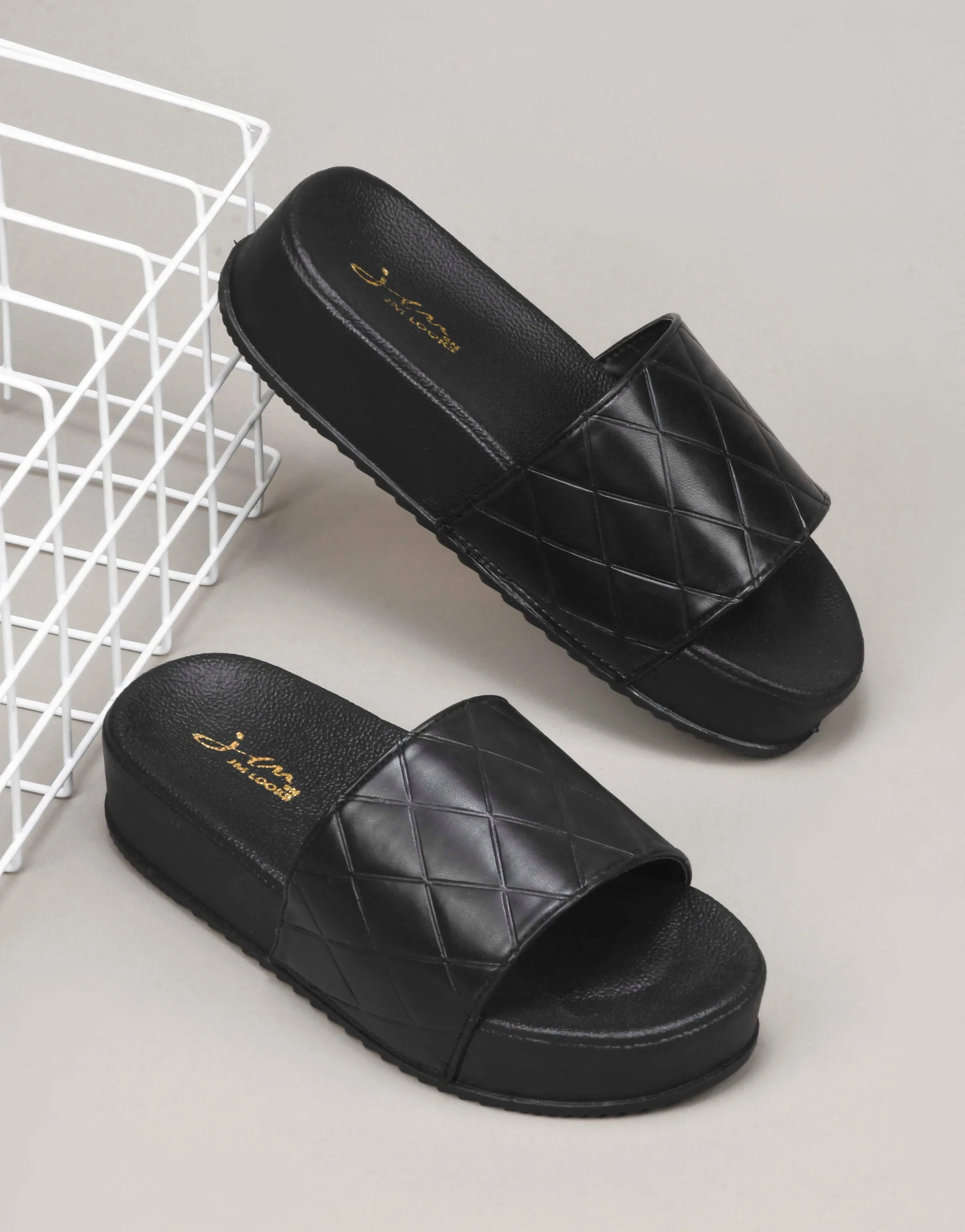 Quilted Strap Platform Slides Sandals for Women with Cushioned Footbed Jm Looks - Image 7