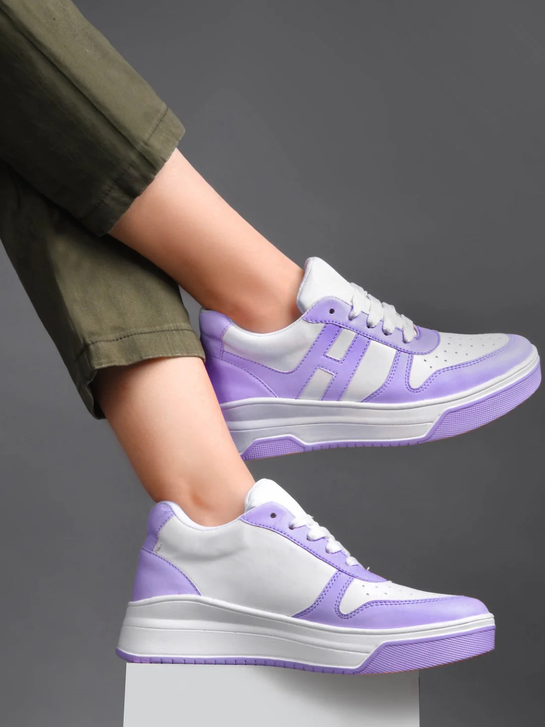 Sneakers with Bold Design & Elevated Sole for Women - Image 15
