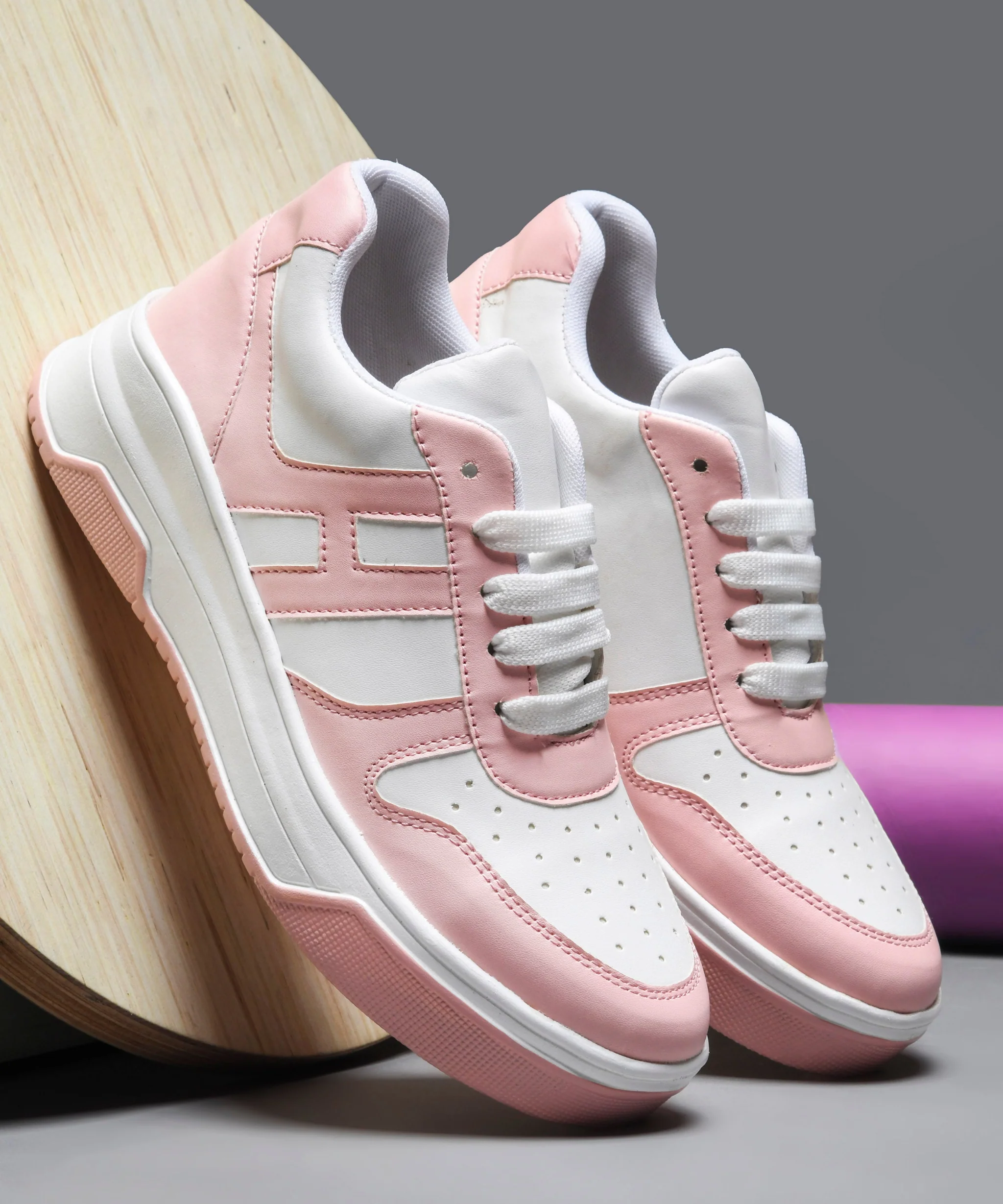 Sneakers with Bold Design & Elevated Sole for Women - Image 7