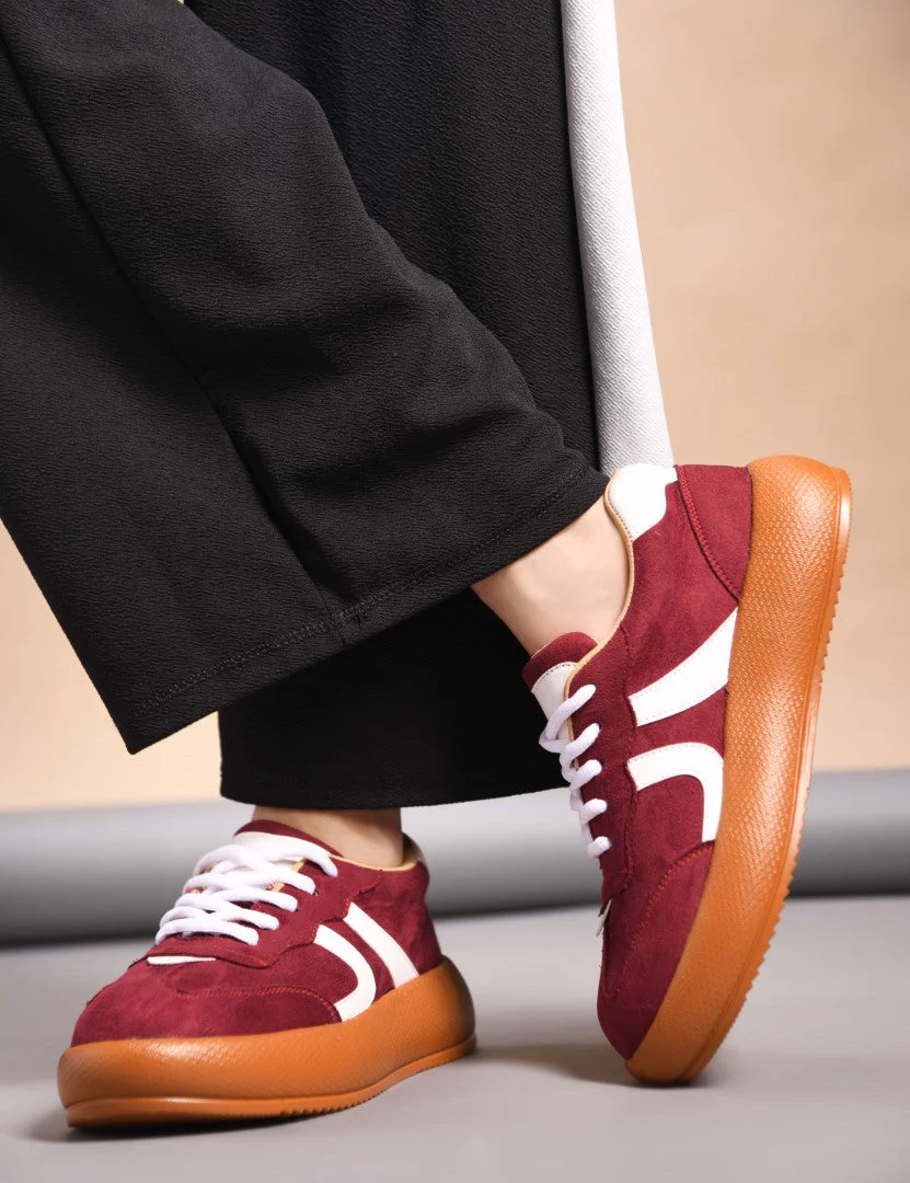 Suede lace up sneakers with cushioned sole - Image 5