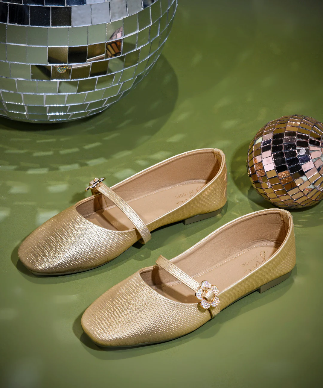 Textured Loafers with Flower Buckle Detail - Image 7