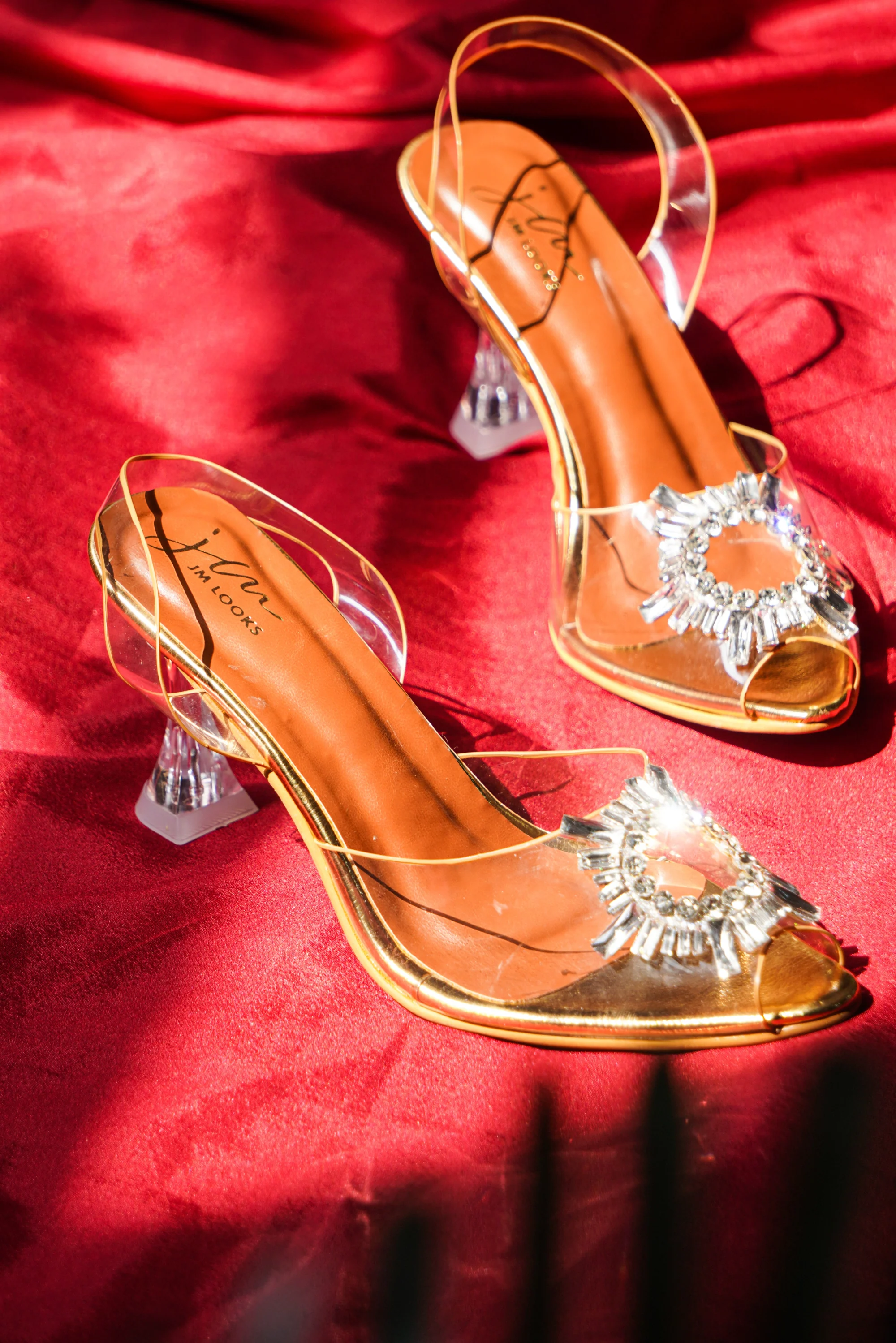 Transparent Kitten Heels for Women with Crystal Brooch Pointed Toe - Image 14