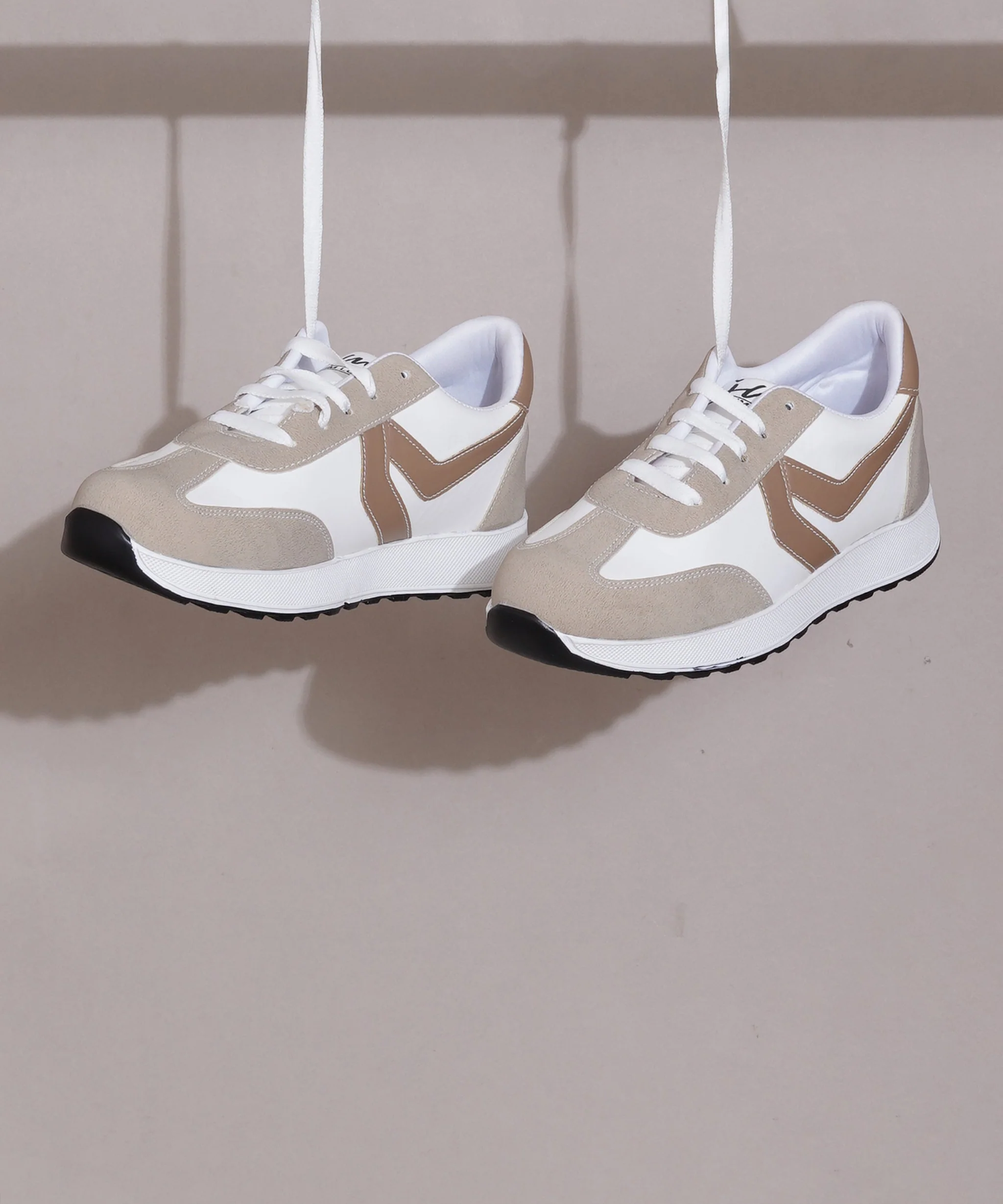 Women’s Casual Lace-Up Sneakers with Contrast Panels